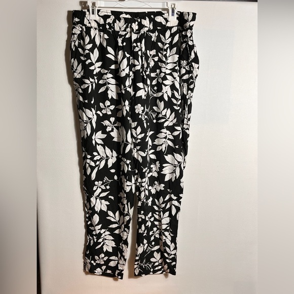 Serra Black and White Leaf Print Viscose Pants Large NWT - Picture 1 of 7
